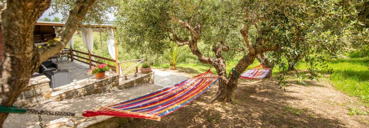 Hakuna Matata Holidays Wooden Lodge With Airco & Pool In Greek Olive Grove Methoni  Luaran gambar