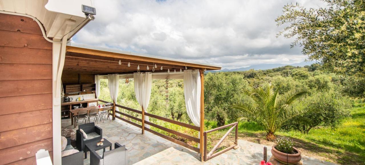 Hakuna Matata Holidays Wooden Lodge With Airco & Pool In Greek Olive Grove Methoni  Luaran gambar