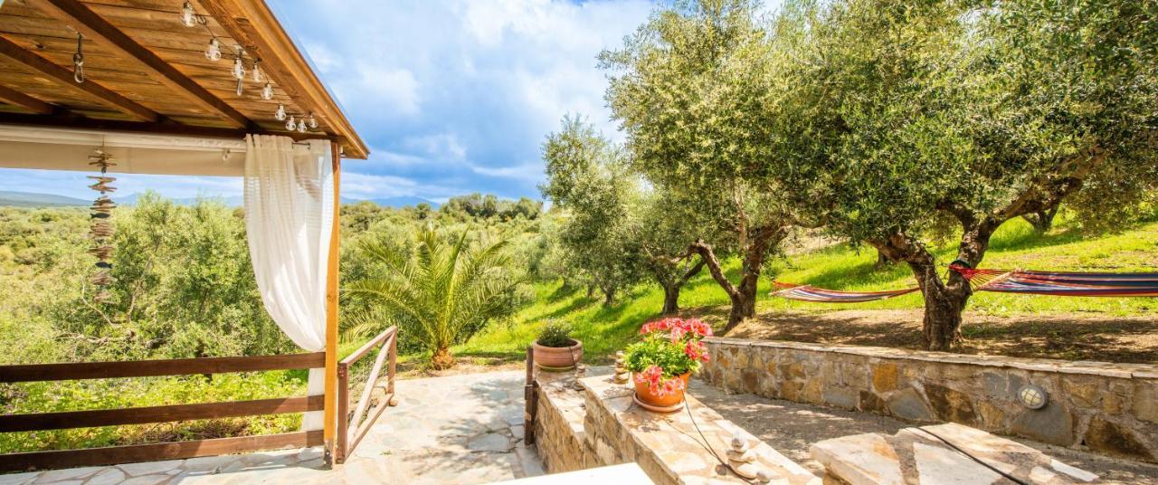 Hakuna Matata Holidays Wooden Lodge With Airco & Pool In Greek Olive Grove Methoni  Luaran gambar