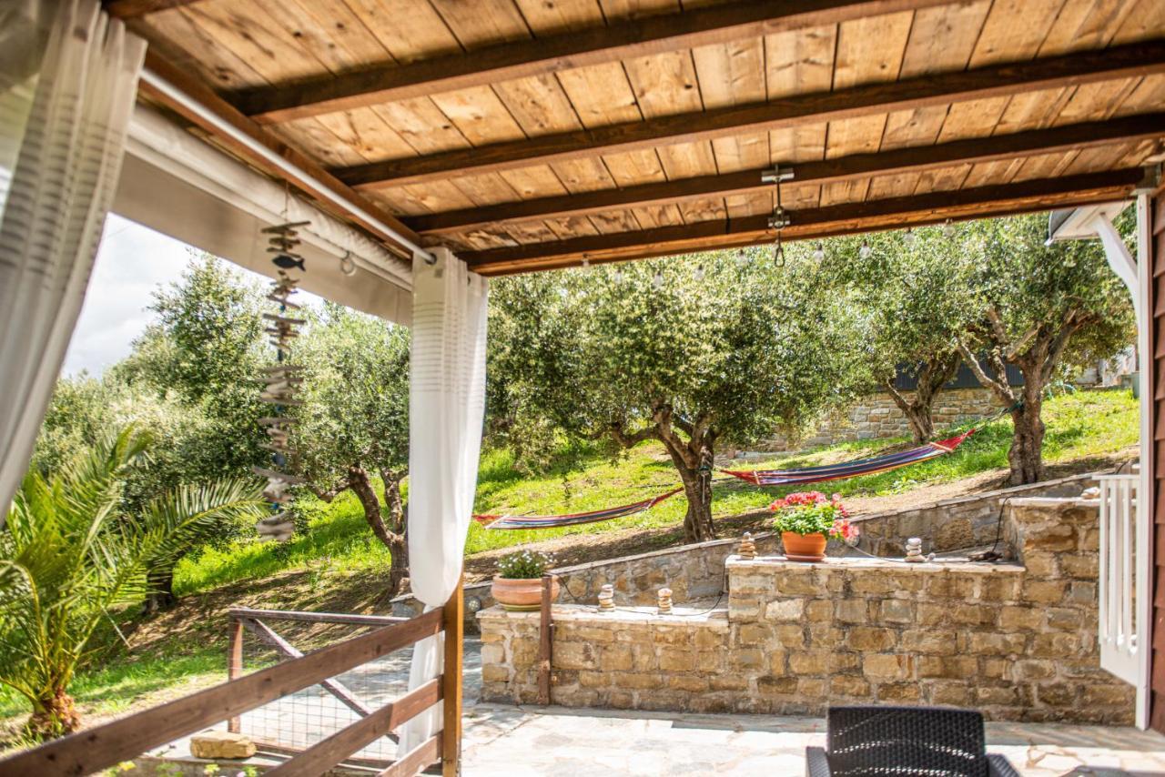 Hakuna Matata Holidays Wooden Lodge With Airco & Pool In Greek Olive Grove Methoni  Luaran gambar