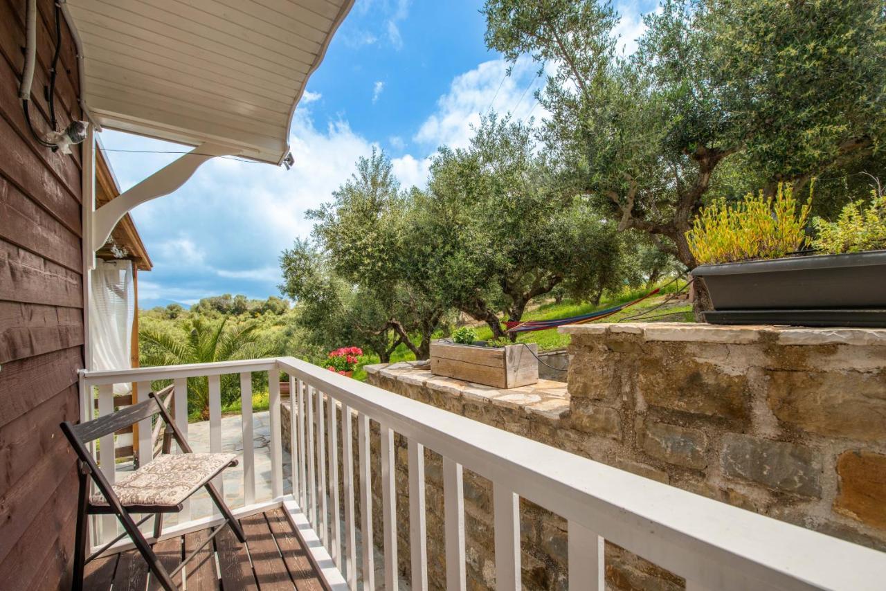 Hakuna Matata Holidays Wooden Lodge With Airco & Pool In Greek Olive Grove Methoni  Luaran gambar