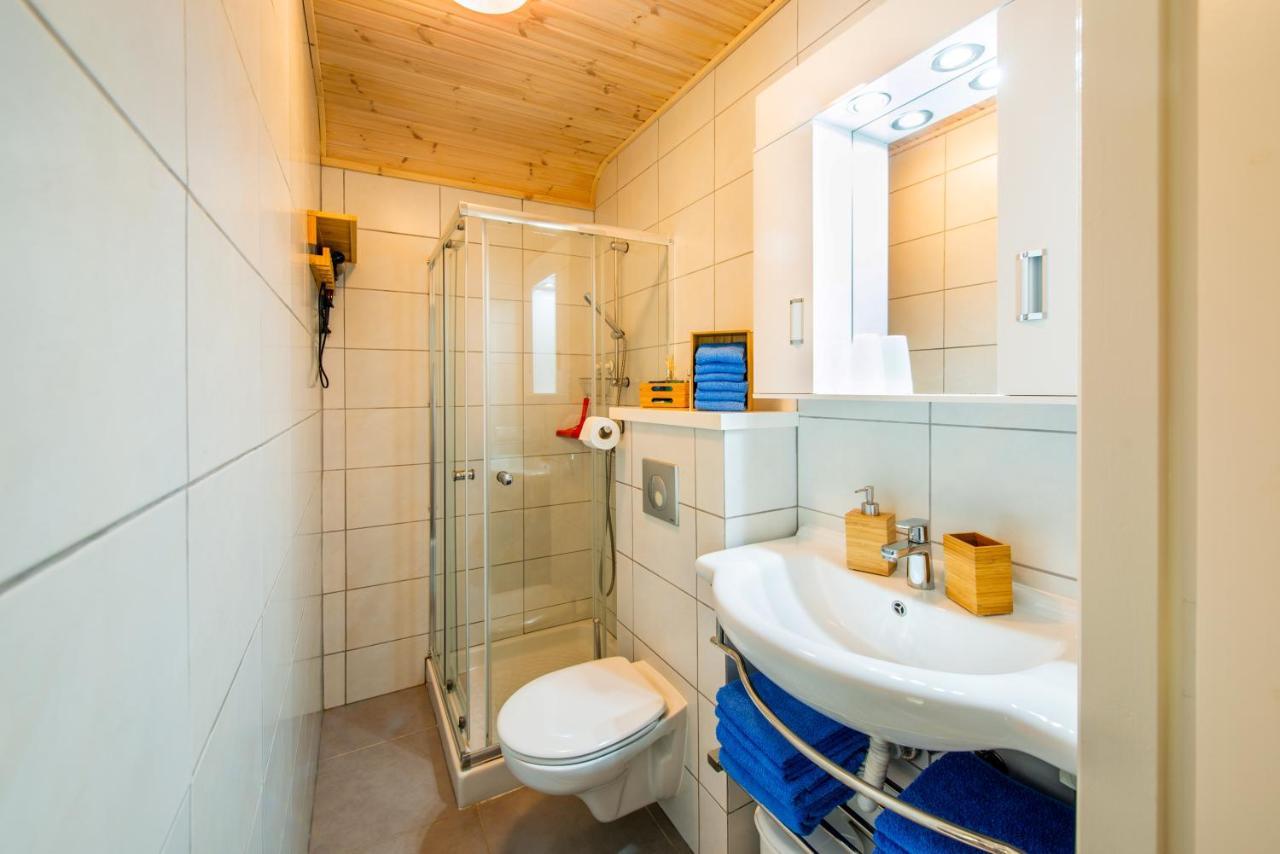 Hakuna Matata Holidays Wooden Lodge With Airco & Pool In Greek Olive Grove Methoni  Luaran gambar