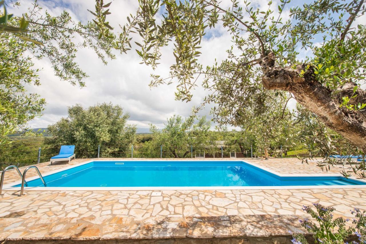 Hakuna Matata Holidays Wooden Lodge With Airco & Pool In Greek Olive Grove Methoni  Luaran gambar